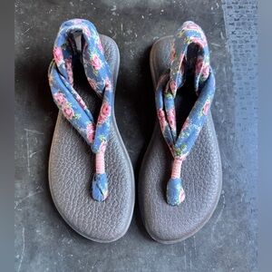 Sanuk Floral Blue and Pink Yoga Sling Sandals